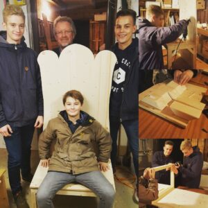 625841835_18448575430098905_8247542143203295671_n Geschafft! #derersteistfertig #holziholziholz #bohren #handwerker #sägen #niederdeutschebühne #froschkönig #thron