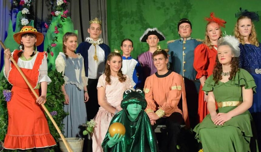 626458941_18430749823112609_8226414068258041135_n Das Weihnachtsmärchen 2016 #froschkönig #niederdeutschebühnepreetz #imkostüm #preetz #premieream03.12um14:30 #friedricheberthalle #spannung