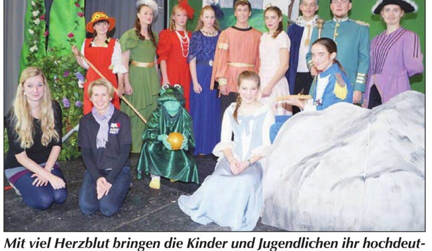 629037184_18556398967063710_2443593098183096478_n Bald geht es los! #niederdeutschebühnepreetz #vorfreude #premieream03.12um14:30 #theater #hochdeutsch #weihnachtsmärchen #tollesteam #kannlosgehen #froschkönig #preetz #plön #giekau