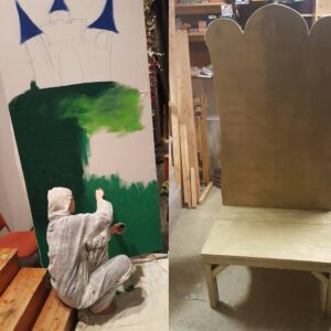 638867252_18551503870014015_7657426203306202594_n Das Weihnachtsmärchen Team arbeitet fleißig an den Kulissen.Um die Königsstühle fertig zu stellen, wurden wir zu Klaus Mende in die Holzwerkstatt eingeladen! Wir hatten eine Menge Spaß! www.baus-mit-klaus.de #niederdeutschebühnepreetz #holziholziholz #spaß #theater #weihnachtsmärchen #bühnenbau #froschkönig