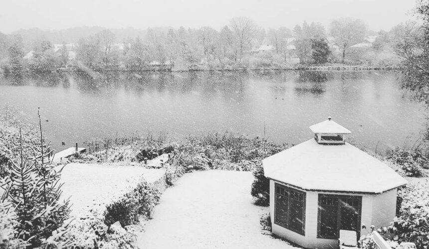 Bei dem Wetter kommt weihnachtliche Stimmung auf. Das Weihnachtsmärchen kann kommen  // #niederdeutschebühnepreetz #weihnachtsmärchen #schnellkartenkaufen @www.nbpreetz.de #froschkönig #schnee #preetz