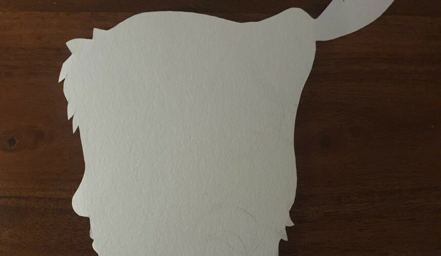 256720046_143040754729684_223332845912295258_n Peter Pan Das Stück stand fest, nun machte sich das Technikteam ans Werk und erstellte ein professionelles Tonstudio, dem nichts fehlt. Wir sind wirklich stolz auf unsere neue Errungenschaft!Zeitgleich versuchte unsere Leitung den Text für das Hörspiel fertigzustellen. Dies brachte viele neue Aufgaben mit sich, denn in diesem Jahr gibt es kein aufwendiges Bühnenbild und keine Kostüme, die sonst immer so eindrucksvoll auf der Bühne waren. Nein – in diesem Jahr gibt es nur die Stimme!