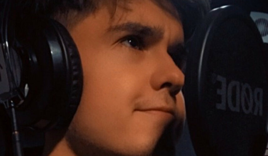 Einer darf in diesem Jahr auf gar keinen Fall fehlen. Der Erzähler! Er führt uns durch die Geschichte, macht das Unsichtbare sichtbar und sorgt für ganz fabelhafte Klänge. Dürfen wir vorstellen, Yorrick!