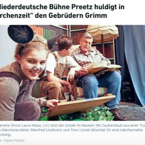 Vielen Dank für den tollen Artikel in den Kieler Nachrichten:Preetz. Die Märchenfiguren sind außer Rand und Band. Schuld daran ist die freche Leseratte, die mit ihrem Zauberstaub Froschkönig, Zaubertopf und Co aus dem Märchenbuch springen lässt. Mit „Märchenzeit“ bringt die Niederdeutsche Bühne Preetz fünf Märchen der Gebrüder Grimm in einer Vorstellung auf die Bühne.„Märchenzeit“ in Preetz: Die Vielzahl der Geschichten macht mächtig ArbeitEigentlich besuchen der kleine Timo (Jonah Büschel) und Leseratte (Marco Runge) den Märchenerzähler (Manfred Lindholm), um ein paar schönen Stunden lang seinen Erzählungen zu lauschen. Doch Zauberstaub und Leserattes Schabernack sei Dank, kommt alles ganz anders.Der Märchenmix sei wieder ein Mitmachstück #kielernachrichten #niederdeutschebühnepreetz #weihnachtsmärchen #jugendbühne #vorfreude️