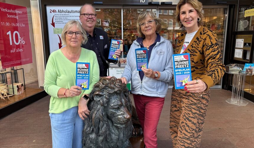 Rückblick auf unseren Pressetermin Anfang September im Gesundheitszentrum am Löwen!Mit dabei waren Bettina Krause und unser Vorstand – wir haben unsere neue Spielzeit vorgestellt 🥳Es war ein richtig schöner Tag, und wir können es kaum erwarten, gemeinsam mit euch in die bevorstehenden Aufführungen zu starten: Die Kriminalkomödie „Amaretto“ (op Platt), das zauberhafte Weihnachtsmärchen „Die Wawuschels mit den grünen Haaren“ (auf Hochdeutsch) und die fröhliche Komödie „Romy’s Pool“ (op Platt).Wir freuen uns auf eine großartige Spielzeit mit euch! 🎟️ Tickets gibt’s hier: nbpreetz.de/karten📸 Foto: Volker Graap
