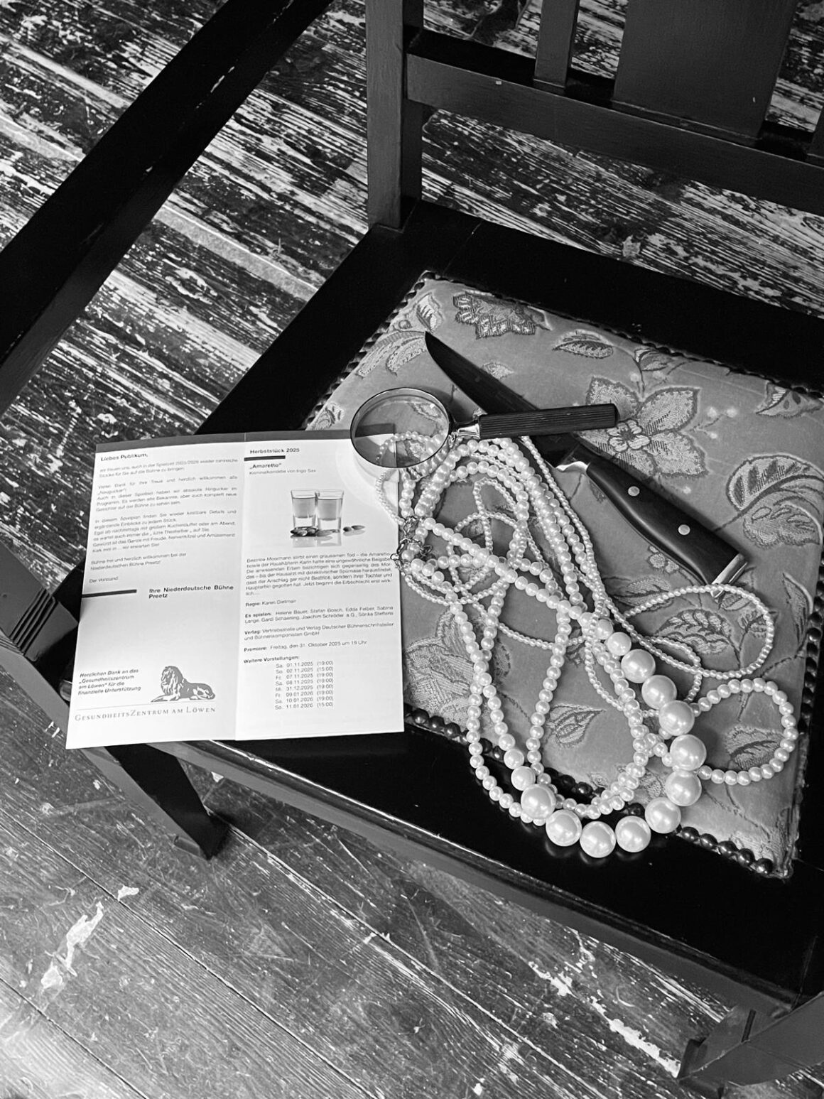 Die Ermittlungen gehen weiter! Unsere Krimikomödie „Amaretto“ begeistert das Publikum – voller Spannung, Witz und schwarzem Humor.Toi, toi, toi an unser Ensemble für das nächste Theaterwochenende!  Nächste Vorstellungen:heute – Fr, 07.11.25 – 19:00 UhrSa, 08.11.25 – 19:00 UhrUnd unser besonderes Silvester-Special am 31.12.25 – 19:00 Uhr! 🎟️ Tickets gibt’s online oder an der Abendkasse – schnell sein lohnt sich!